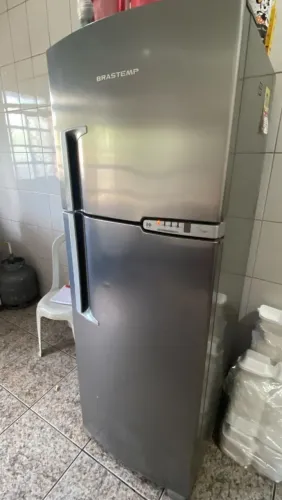 Vendo geladeira funcionando perfeitamente 