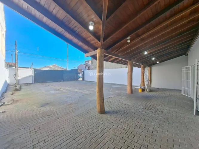 Loja/Casa Comercial Ampla para Locação no Balneário do Estreito Próxima ao Mar