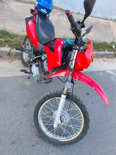 Honda Bros 125 partida elétrica.