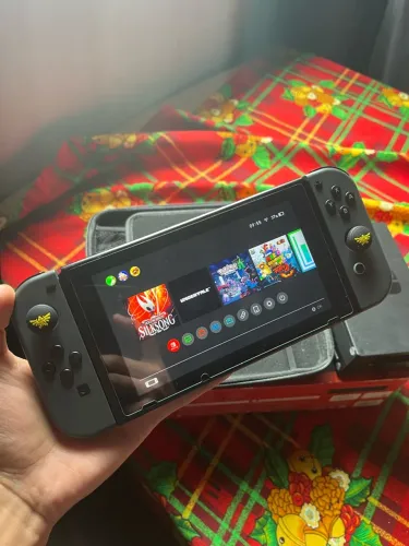 Nintendo Switch V2 - Desbloqueado