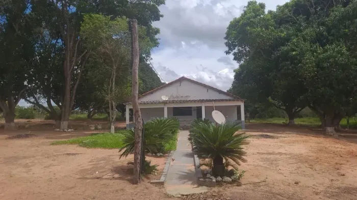 Fazenda a venda com Dívida Bancária, em Serranópolis - Goiás.