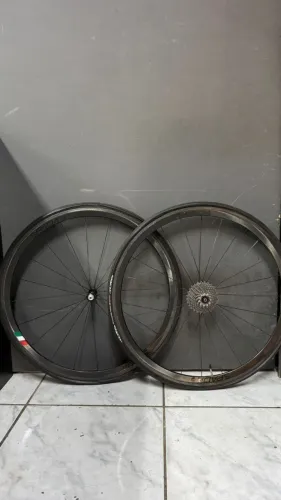 Rodas carbono Spada italianas 38mm tubular freio aro