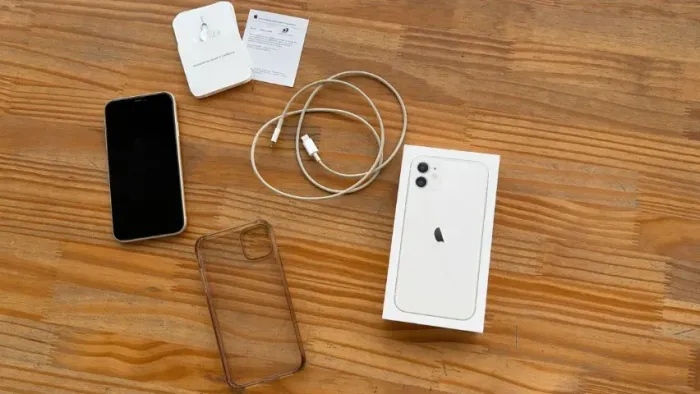 Apple iPhone 11 (64 Gb) - Branco Usado. Única Dona!