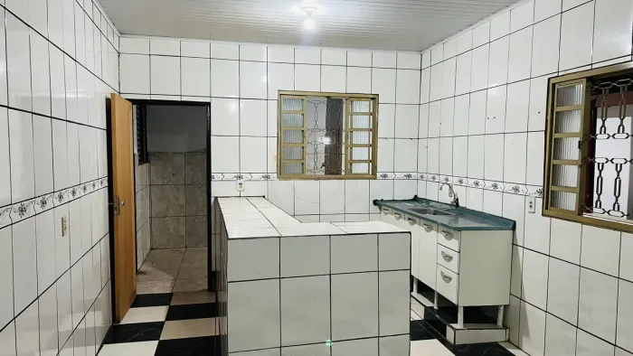 Garagem Coberta para 4 Carros e 2 Suítes no Setor São José