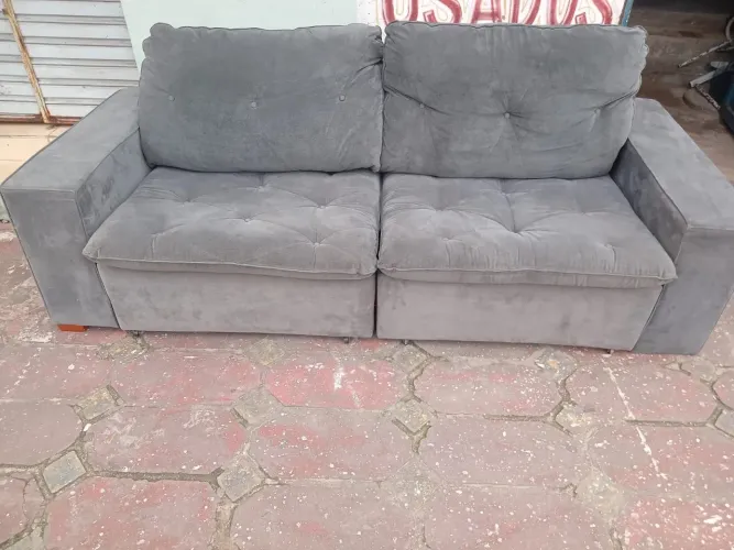 VENDO UM SOFA RETRATO SEMI NOVO TOP COISA BOA