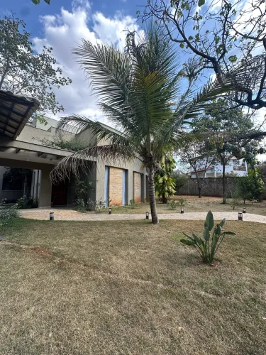Casa de alto padrão à venda no Condomínio Roseiral, em Lagoa Sant