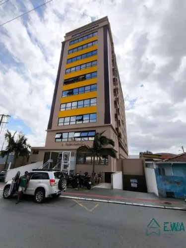 Sala comercial em andar para aluguel, Barreiros, São José