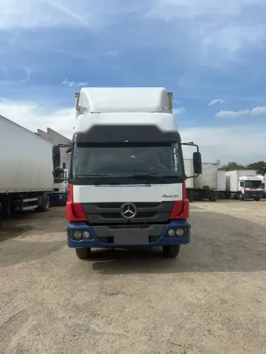 ATEGO 1726 2019 Toco 4x2 Baú 8 metros 55m3 Teto Alto