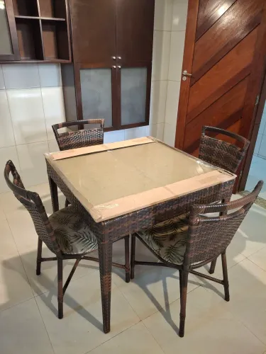 Conjunto mesa para área goumert
