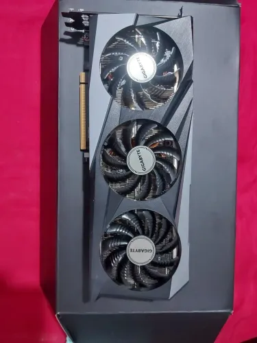 Placa de vídeo RX 7600 GAMING OC 8G AMD Radeon Gigabyte, 8GB, GDDR6, 128bits RGB-GV