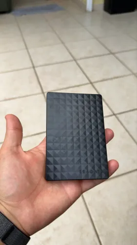 HD Externo Seagate Expansion 1TB - Portátil e em Bom Estado