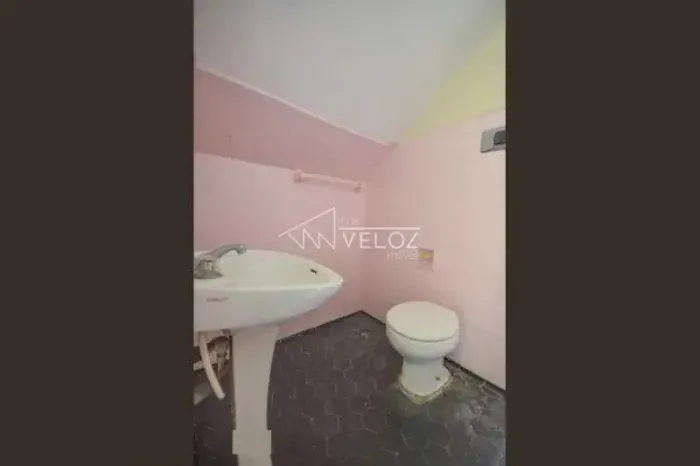 Casa em Condomínio : / Residencial / Santa Teresa