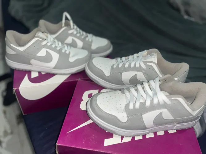 Vendo 2 tênis Nike Dunk Low unissex, primeira linha