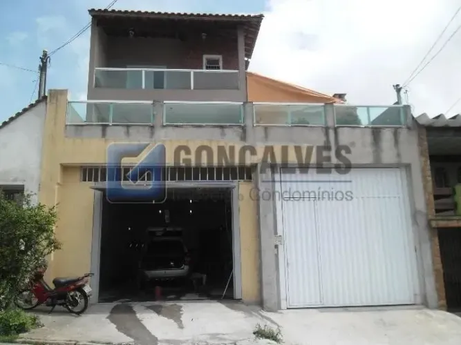 Sobrado Residencial com 3 Suítes, 6 Vagas e Ampla Área em Vila Progresso, Santo André