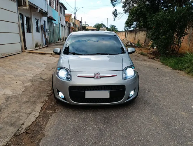 Fiat Palio Sporting 1.6 Flex 16V 5P 2014