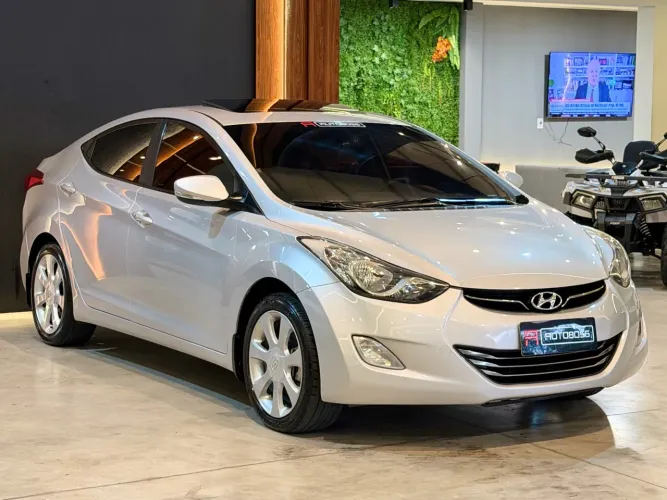 Hyundai Elantra GLS 1.8 16V Aut. 2013