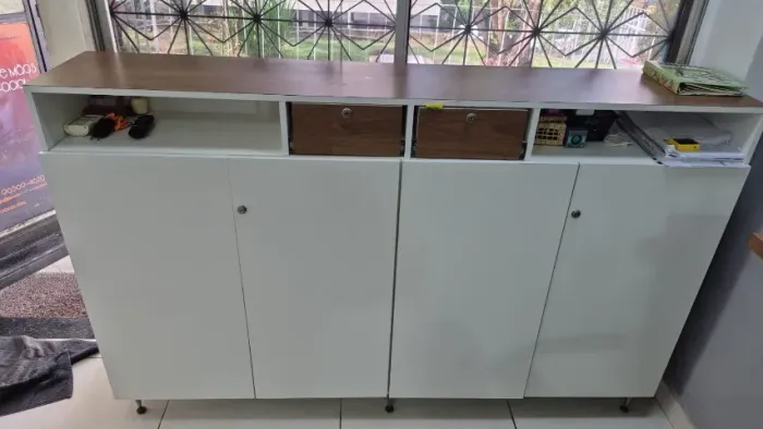 Balcão para atendimento em MDF 4 portas e 2 gavetas salão barbearia comércio