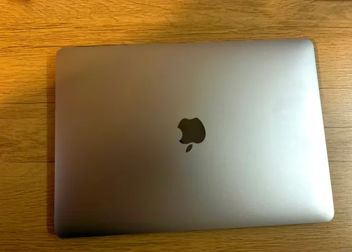 MacBook Air M1 cinza 256gb 8gb RAM saúde da bateria 98% com caixa e carregador original