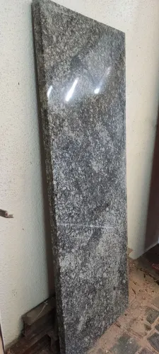 Pedra de granito cor cinza Andorinha medidas: 1.65 comprimento x 0.62 Largura, saia 4 cm