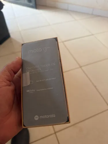 Vendo um celular moto g84 256 gb