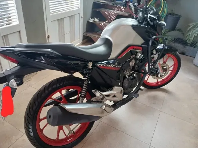 Titan 160
