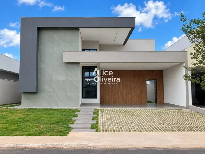 Casa de Condomínio à Venda com 3 quartos, 2 banheiros e 150m² por R$ 1.300.000