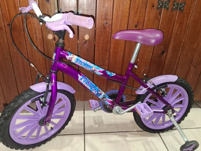 Bicicleta  aro 16 menina com rodinhas  199,00