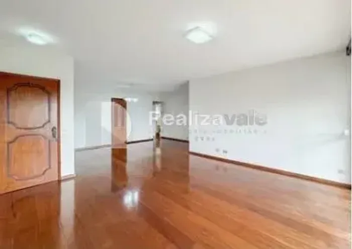 DR - Apartamento com 181m², 4 quartos sendo 2 suítes no Edifício Marseille - Villa Adyanna