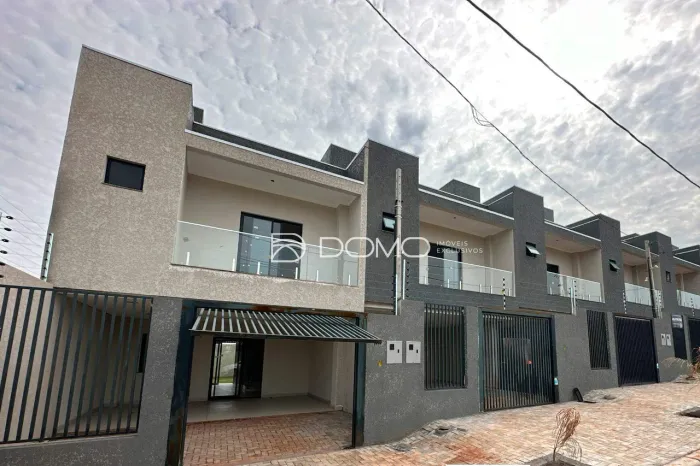 Sobrado à venda, Esmeralda, CASCAVEL - PR