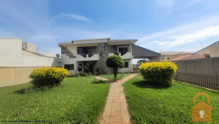Sobrado de Alto Padrão à Venda no Centro de Campo Mourão PR