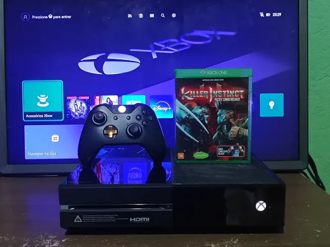 Xbox One Fat 500GB + 1 Controle + 1 Jogo 