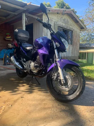Vendo minha CB 300 R 2011