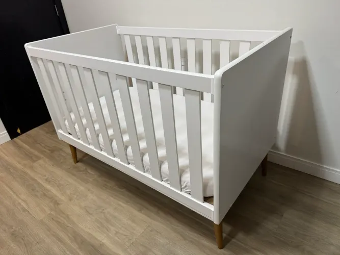 Vendo berço americano seminovo