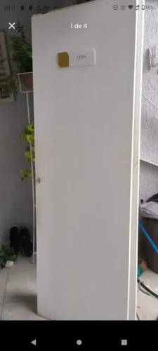 Porta de correr de madeira tenho três unidades 
