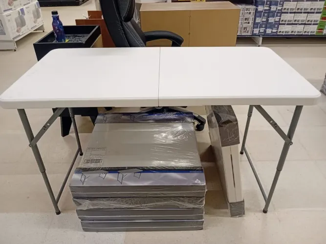 Mesa dobrável, ótima qualidade 