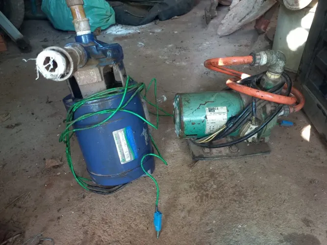 Vende se 2 bombas  para poço caipira 