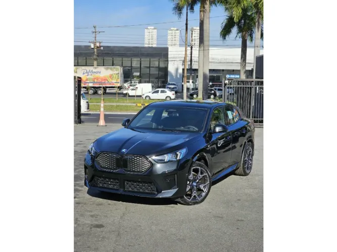 BMW IX 2 Xdrive 30 M Sport (elétrico) 2027