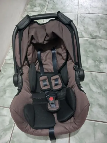 Bebê conforto seminovo - usado pouquíssimas vezes