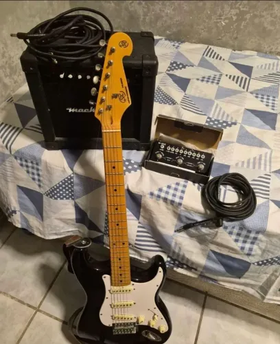 ACT NEGOCIAR guitarra SX Stratocaster + amplificador machintec + 2 Cabos P10 Santo Angelo