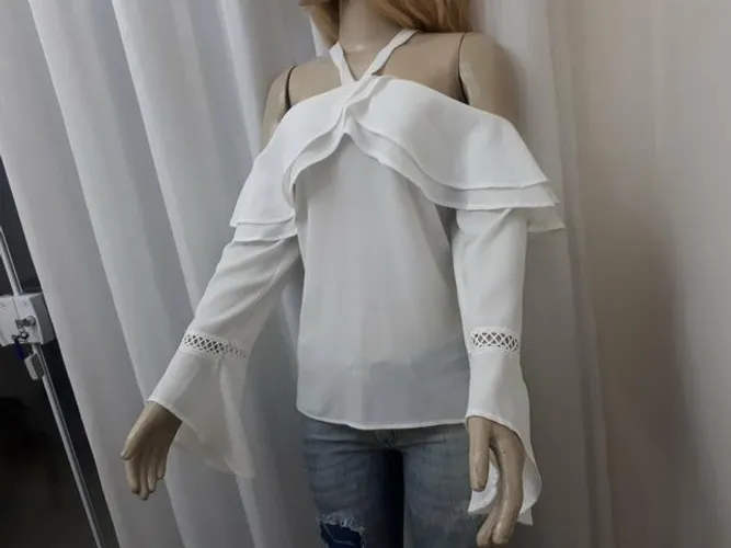 Blusa Branca ombro a ombro