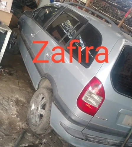 Sucata de zafira para venda de peças