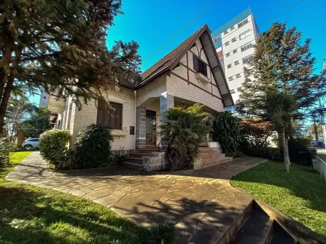 Casa ampla com terreno espaçoso na Vila Rosa em Novo Hamburgo