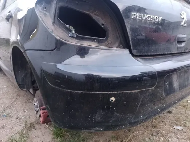 Parachoque traseiro Peugeot 307 hatch 