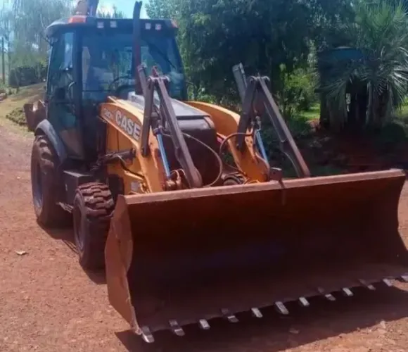 Retroescavadeira Case 580n ano 2018