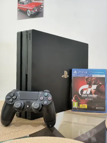 PS4 pro impecável na caixa