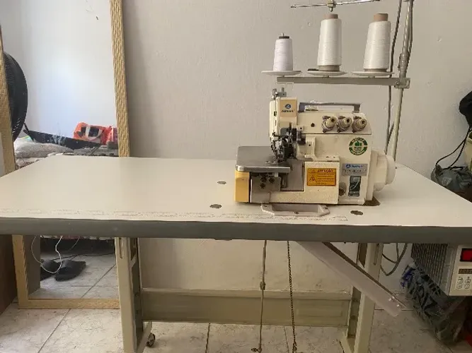 Máquina de costura overloque elétrica Sanset