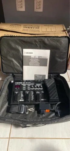 Kit completo Pedaleira Boss ME 25 em ótimas condições