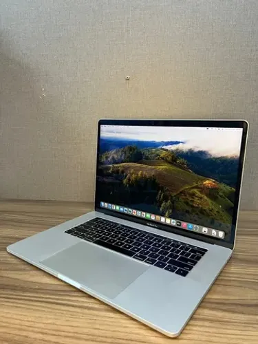 Macbook Pro intel i7 2.2GHz 16GB 256GB ssd Intel UHD Graphics (Seminovo)