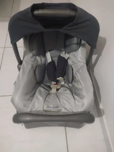 Bebê conforto Burigotto na cor cinza cadeirinha para bebê cadeira para auto