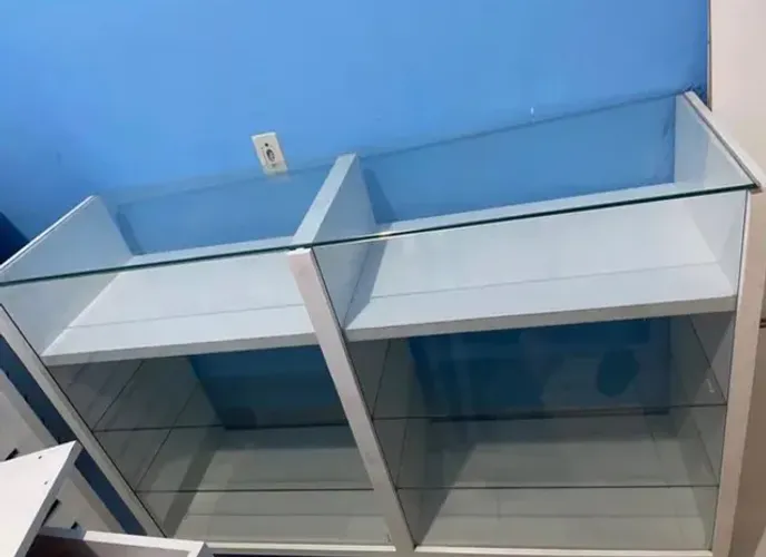 Balcão MDF e vidro para lojas, farmácias e comércios 